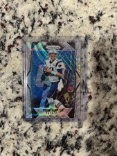 2017 Panini Prizm - Tom Brady #33 Blue Wave Prizm /149