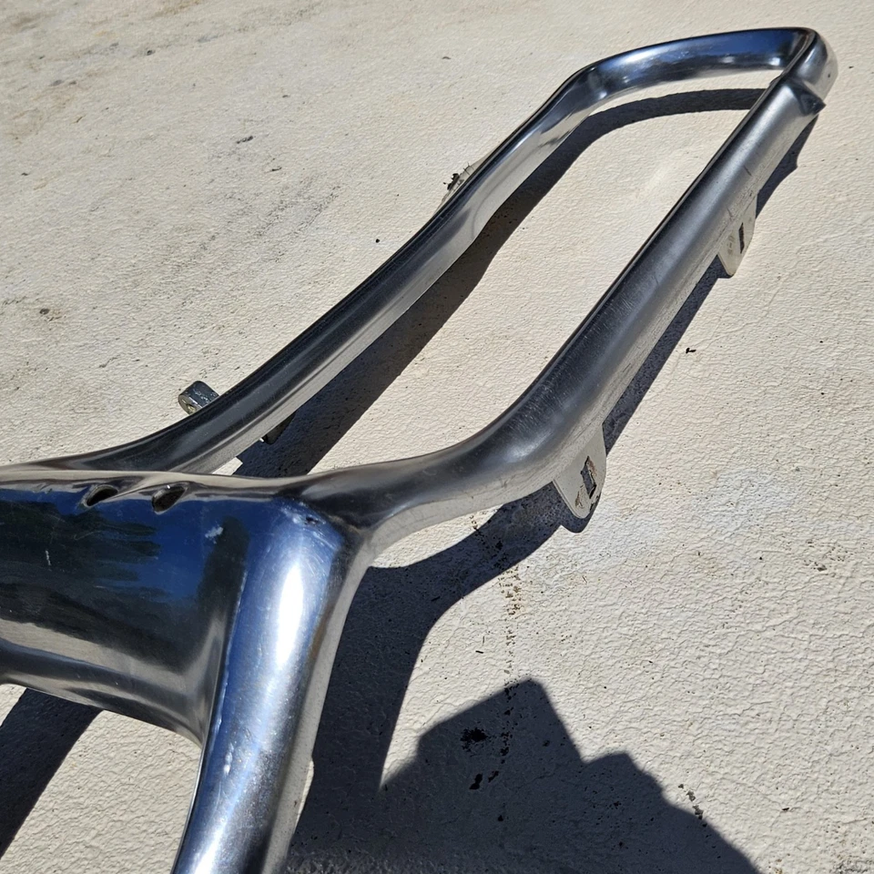 Parachoques delantero Pontiac Firebird 1967-1968 fabricante de equipos originales con soportes y refuerzo superior Foto 4 de 4