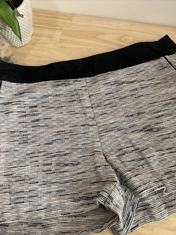 loft shorts size 6 Black And White With Pockets