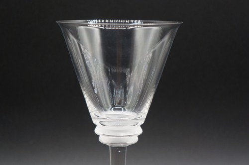 Set of 2 Lalique St Aignan Wine Glasses France Crystal. Chips on Rim - Picture 4 of 12