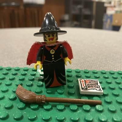 LEGO Witch Minifigure - 6097 6087 6037 Castle Fright Nights