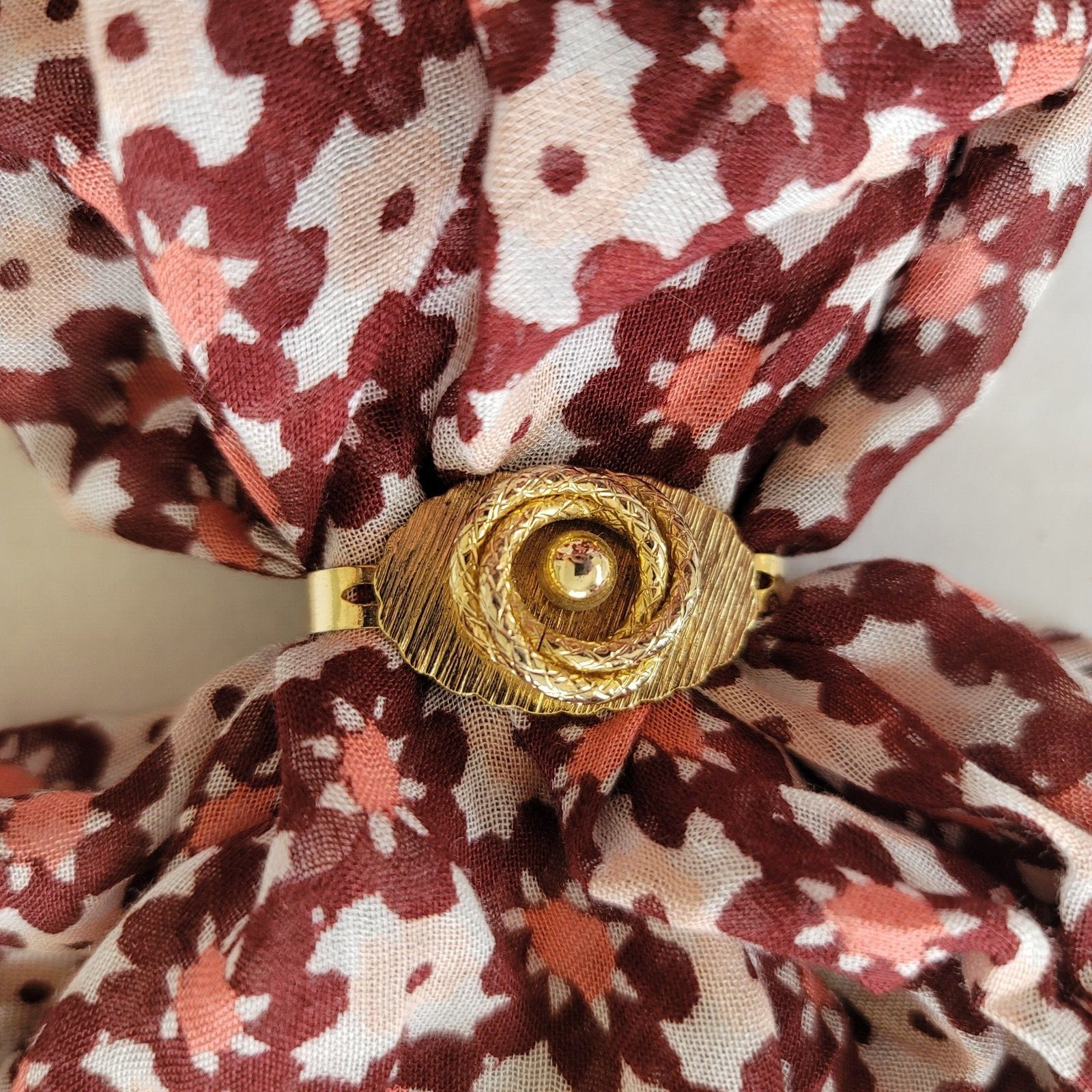 Vintage Gold Tone Scarf Clip Hinged Three Connected Circles Textured