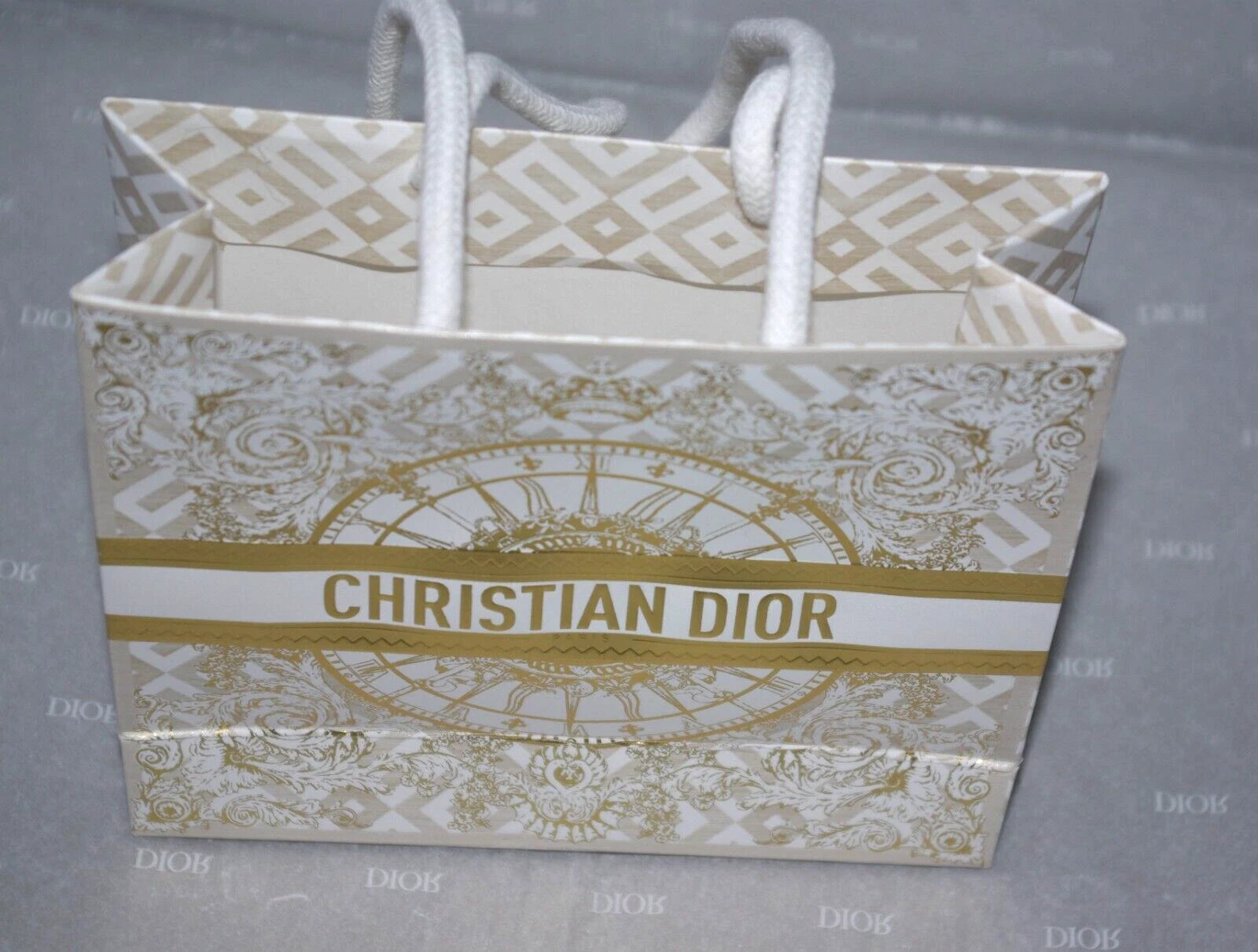 NOUVEAUTé CHRISTIAN DIOR PETIT SAC SHOPPING CARTON EMBALLAGE CADEAU NOEL 2024