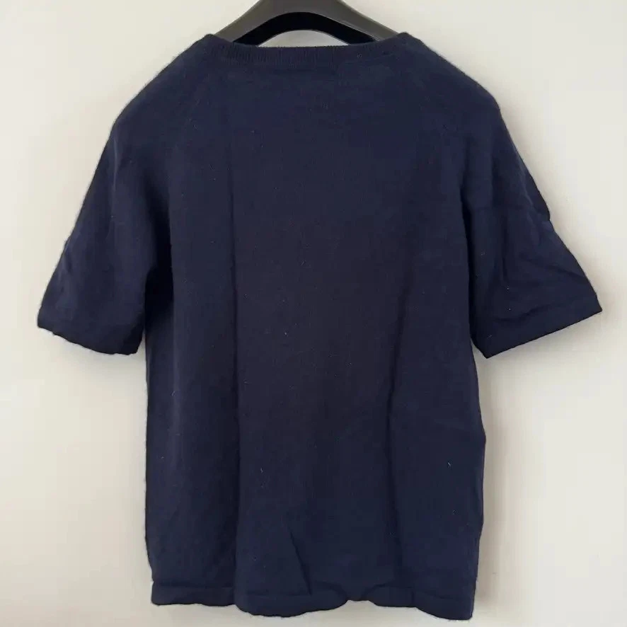 Suéter Elle Riley 100 % cachemir manga corta azul marino talla mediana Nueva Zelanda Foto 3 de 4