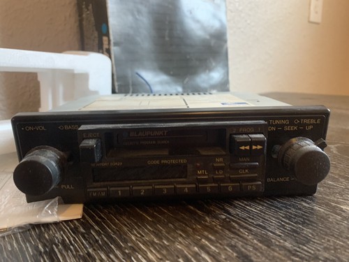 Rare Vintage Blaupunkt Newport SQR29 Cassette Radio Tuner Works Original Box - Picture 3 of 6