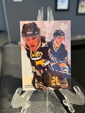 Luc Robitaille 1994-95 Fleer Flair #138 - Pittsburgh Penguins