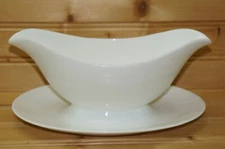 Royal Doulton Venus Gravy Boat or Sauce Bowl with Underplate, 8 1/4"