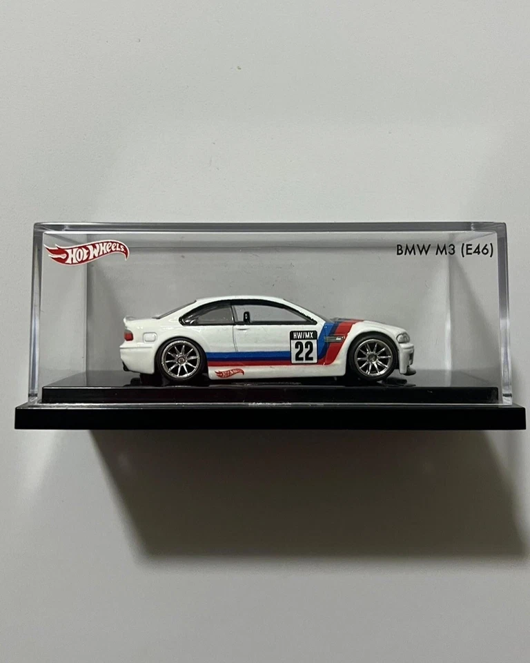 a 2022 hot wheels WHITE BMW M3 MEXICO CONVENTION Acrylic case FREE SHIPP salon - Image 4 of 4