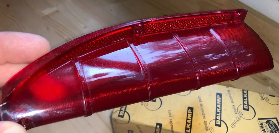 Lente de lámpara trasera izquierda Oldsmobile Standard 88 Balkamp NOS Glo-Brite 3-8088 LH577 Foto 3 de 4