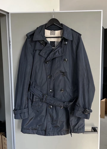 Burberry BRIT Shimmer trench blu isolato taglia L