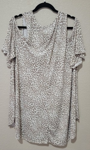 Top Blouse Women 2XL Cut Out Shoulder Animal Print Short Sleeve Stretch NWOT - Picture 3 of 4