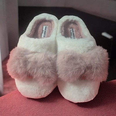 Luna Mellow Luxe Womens Pink & White Furry Slippers w Charm | Sizes S, M, L , XL