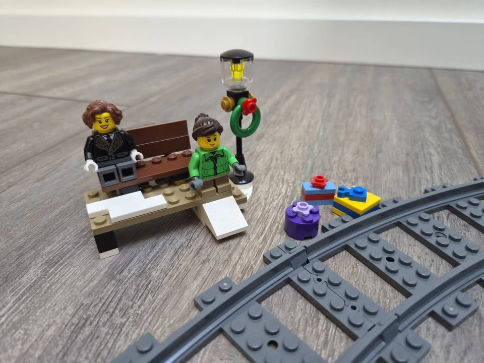 LEGO Creator Expert: Winterset Weihnachtszug (10254), Teilekonvolut, Foto 3 von 5