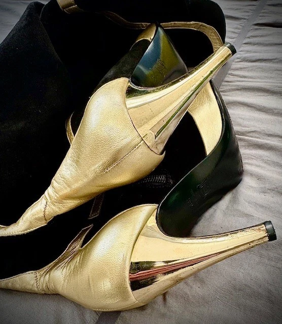 Botas Gianni Versace Otoño 1994 Pasarela Gamuza Medusa Embellecidas - Talla 39.5 Foto 4 de 4