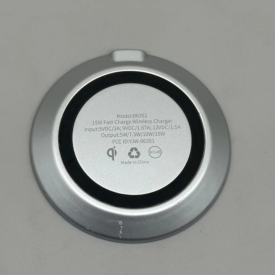 LOTE de 32 almohadillas de cargador inalámbrico de carga rápida AT&T Qi 15W SOLO 06352 blancas SIN CABLE Foto 4 de 4