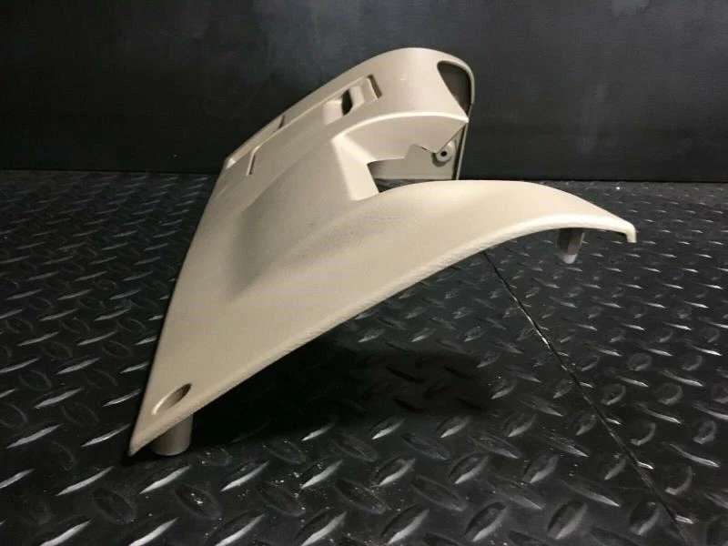 2001 斯巴鲁 Outback Legacy Under Dash 踢膝螺栓 — 第 4/4 张图片