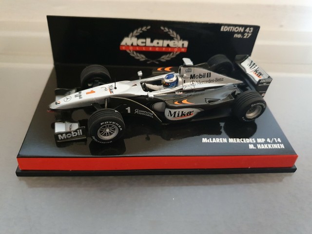 黒タタキSL/朱天黒 P.M.A F1 1/43 M.ハッキネン MP4-14 - ミニカー