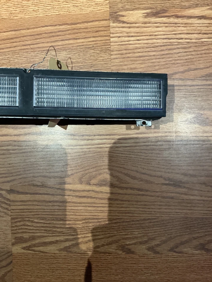 Lente lámpara señal de giro delantera derecha Mopar NOS 1977-78 Dodge Diplomat 3881654 Foto 3 de 4