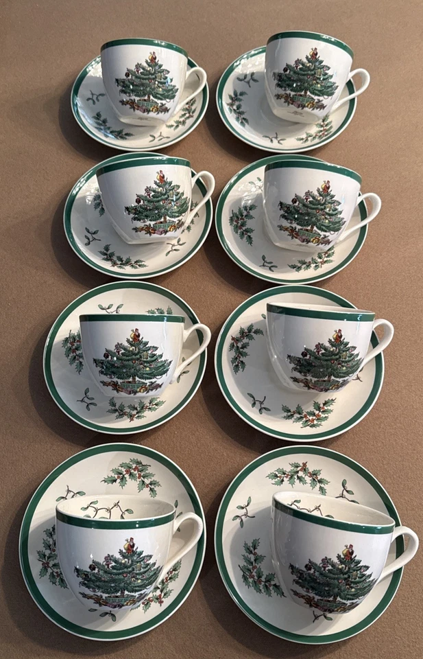 Set of 8 Vintage England Spode Christmas Tree Cups and Saucers MINT CONDITION! - Image 2 of 4