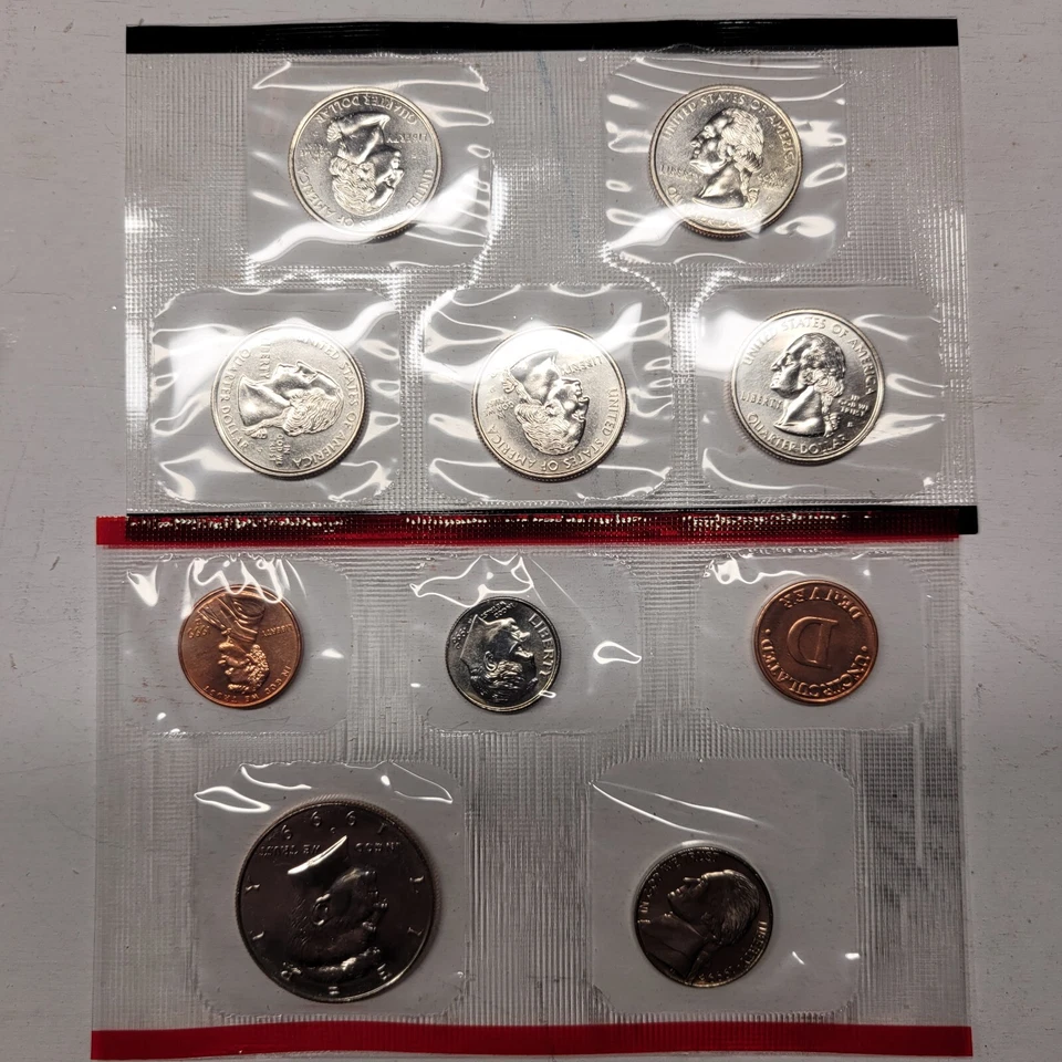 1999-2004 Uncirc US Mint Sets Philadelphia and Denver and state quarters - Image 2 of 3