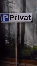 Parkplatzschild mit Wunschtext oder Kfz.Zeichen  Gr&ouml;&szlig;e 520 x 110 mm mit Erdstab