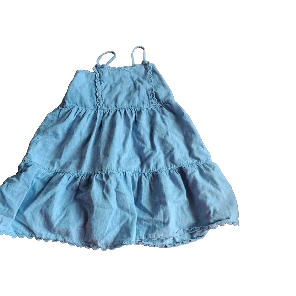 Gap 牛仔牛仔连衣裙女孩小号,6-7 漂白蓝色细肩带夏季连衣裙 — 第 2/4 张图片