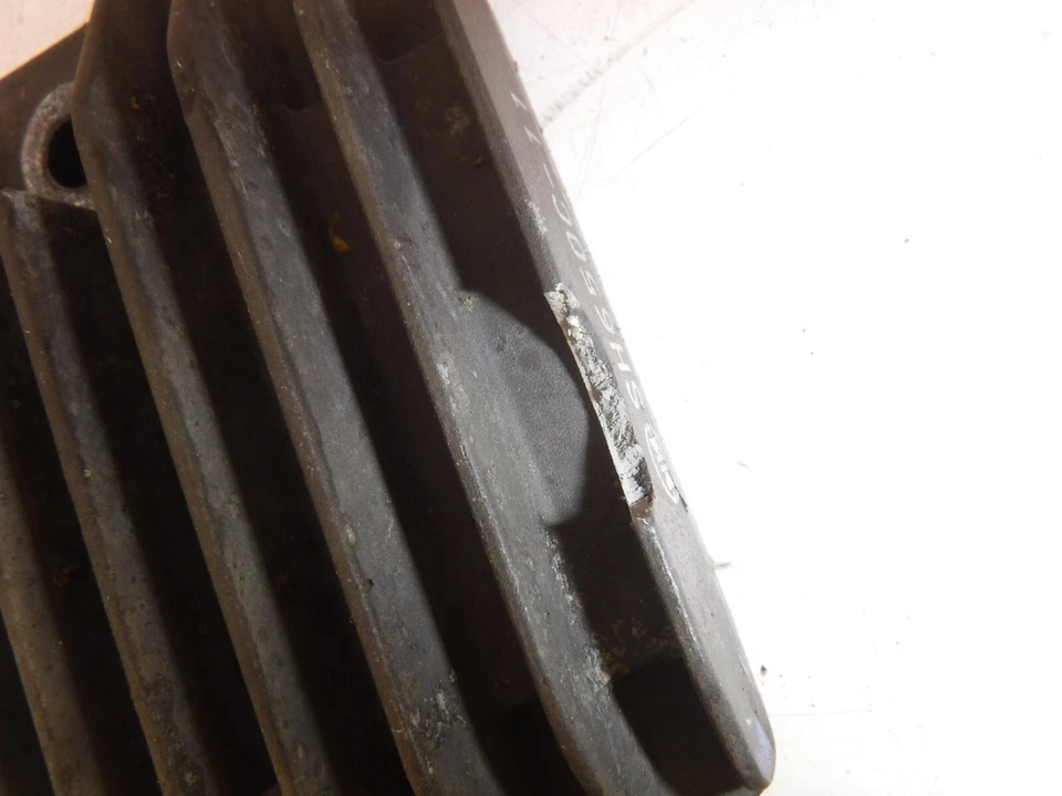 REGULADOR RECTIFICADOR YAMAHA FZ1 01-05 Foto 2 de 4