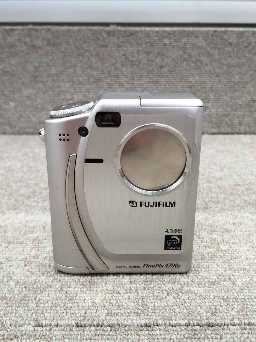 Fujifilm FinePix 4700Z Digital Camera Body 3x Optical Zoom 4.32MP