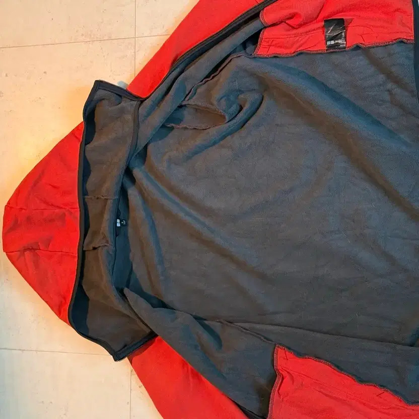 Uniqlo Japan Red Hoodie Jacket, M thumbnail 3