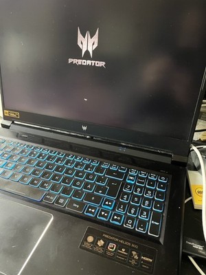 Acer Predator Helios 300 PH317-55 Gaming Notebook Nvidia RTX 3070 Intel i7-11800