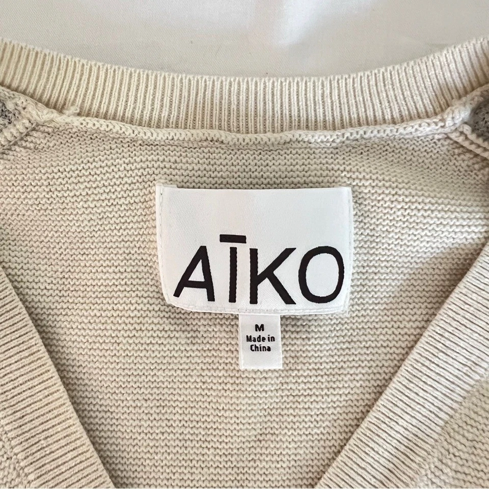 Suéter de malha creme Aiko malha preta colorblock algodão lã arte para usar gola V M - Imagem 3 de 4