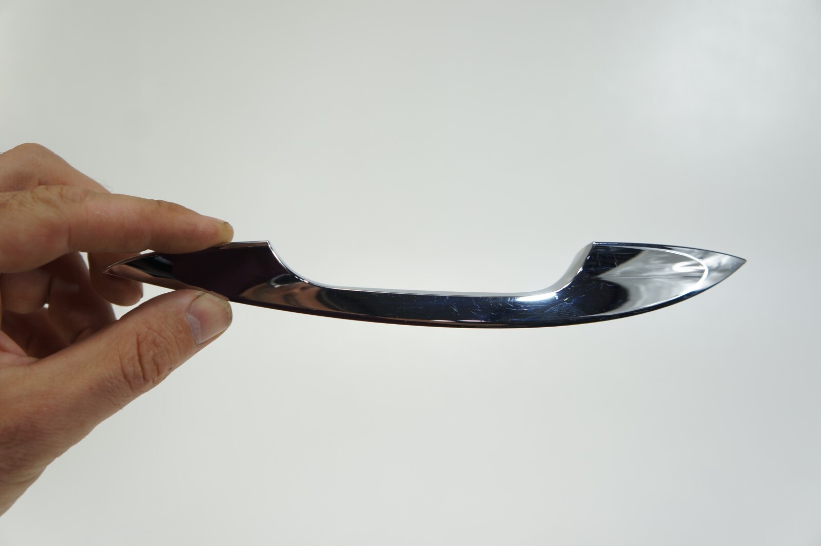 2017-2020 BENTLEY CONTINENTAL GT DRIVER LEFT SIDE CHROME DOOR MOLDING HANDLE