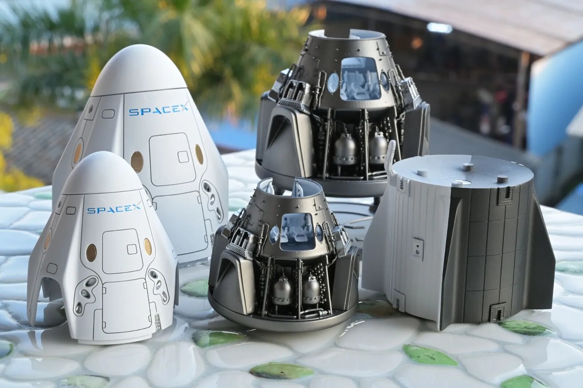 SF・ファンタジー・ホラー SpaceX Dragon Scale Model SPACEX DRAGON SCALE MODEL – SpaceX Store