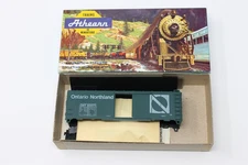 HO Athearn 40' Sliding Door Boxcar Ontario Northland ONT 90075 Green Kit