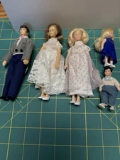 1993 Horsman Dollhouse Wedding Party Bride Groom Maid of Honor & Kids