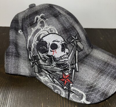 EUC Tek Flex Black Gray Skull Fitted Cap Small Medium Red Star Plaid