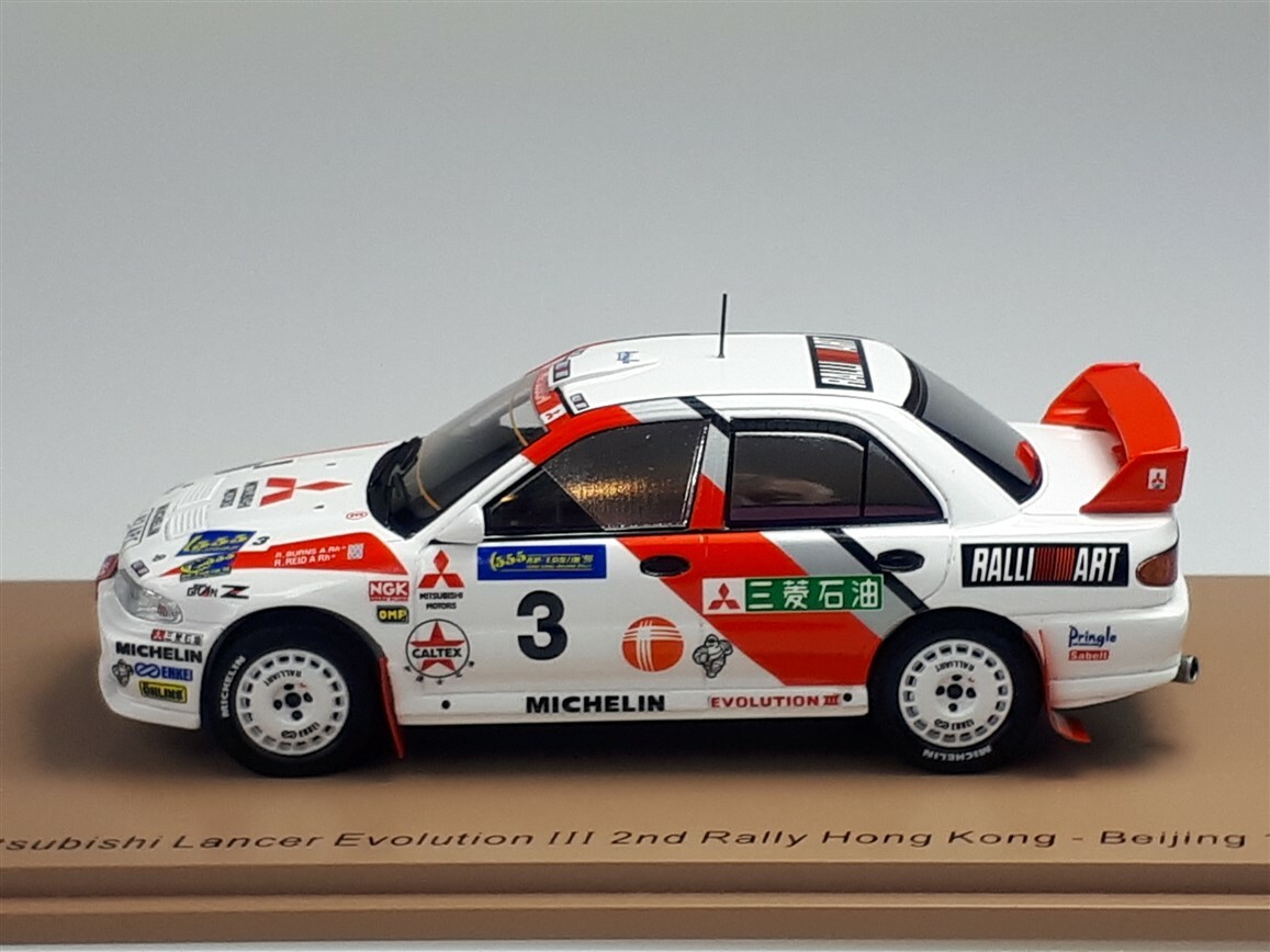 シャイニングゴールデン 1/43 Spark MITSUBISHI ランサー Evolll 1995