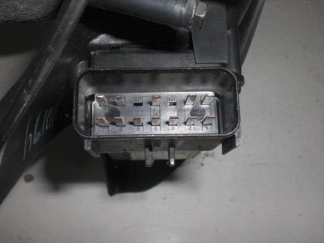 CHRYSLER Chrysler voyager 1998 E-GS33S Power Window Switch [Used] [PA01095548] - image 2 of 2