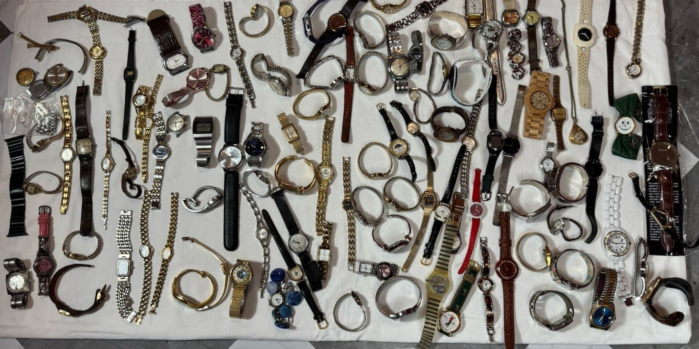 Citizen Timex Bulova Parts Huge Lot Brands Various Watches For 100 Of Or Repair - vintagewatches.pk