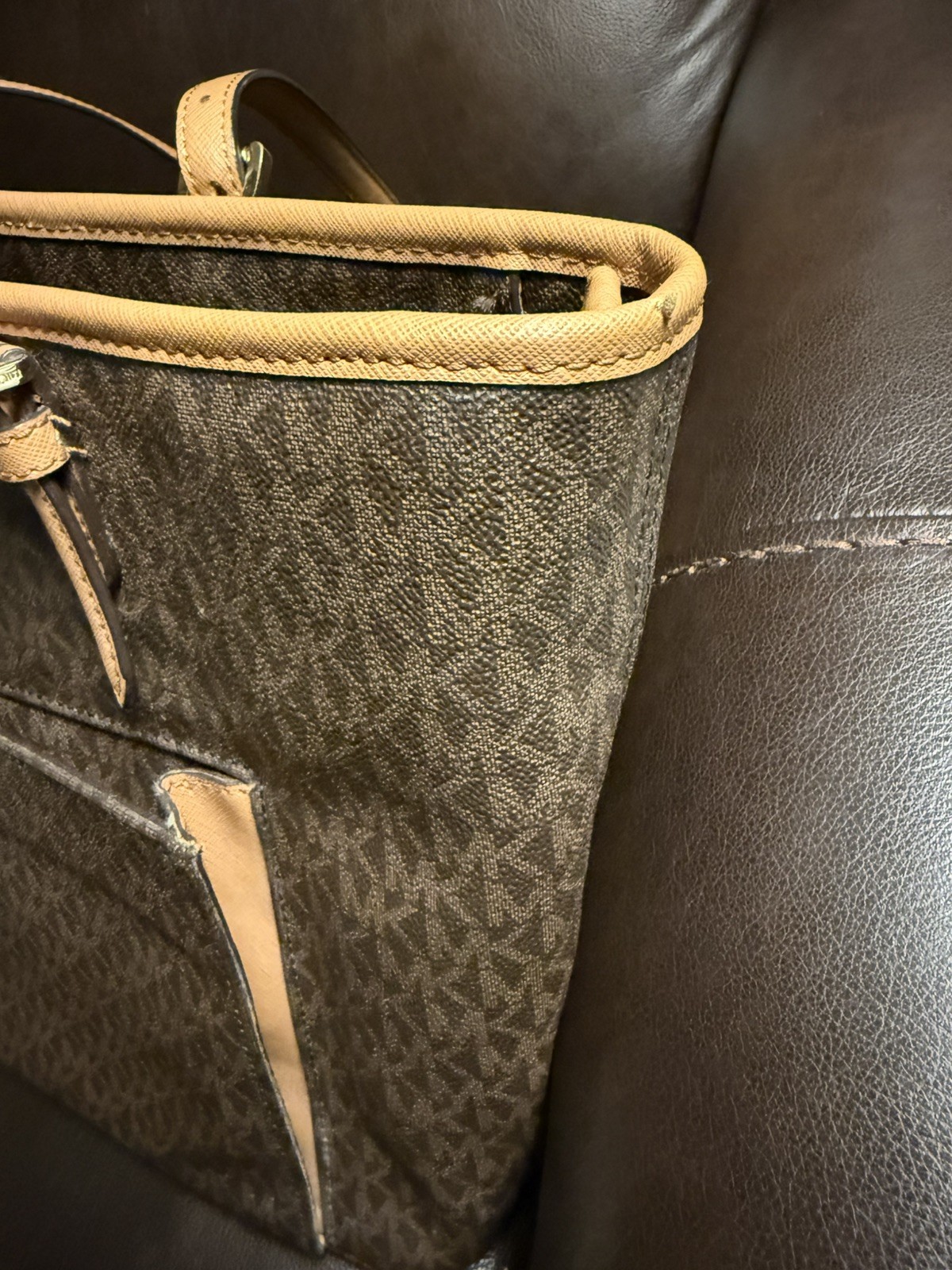 Michael Kors Jet Set Signature Snap-Pocket Hand Shoulder Bag In BROWN Gold Tone thumbnail 4