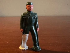 Vintage Barclay B255 960 Podfoot Soldier Wounded w/ Crutches,  Mint!