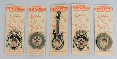 5  1980s BEATLES LENNON BEETLE GUITAR RECORD BADGES  BROOCHES PINS  INVICTA UK