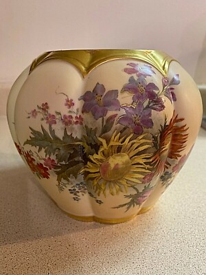 INCREDIBLE 1894 ROYAL WORCESTER SCALLOPED VASE FLOWERS WITH GOLD