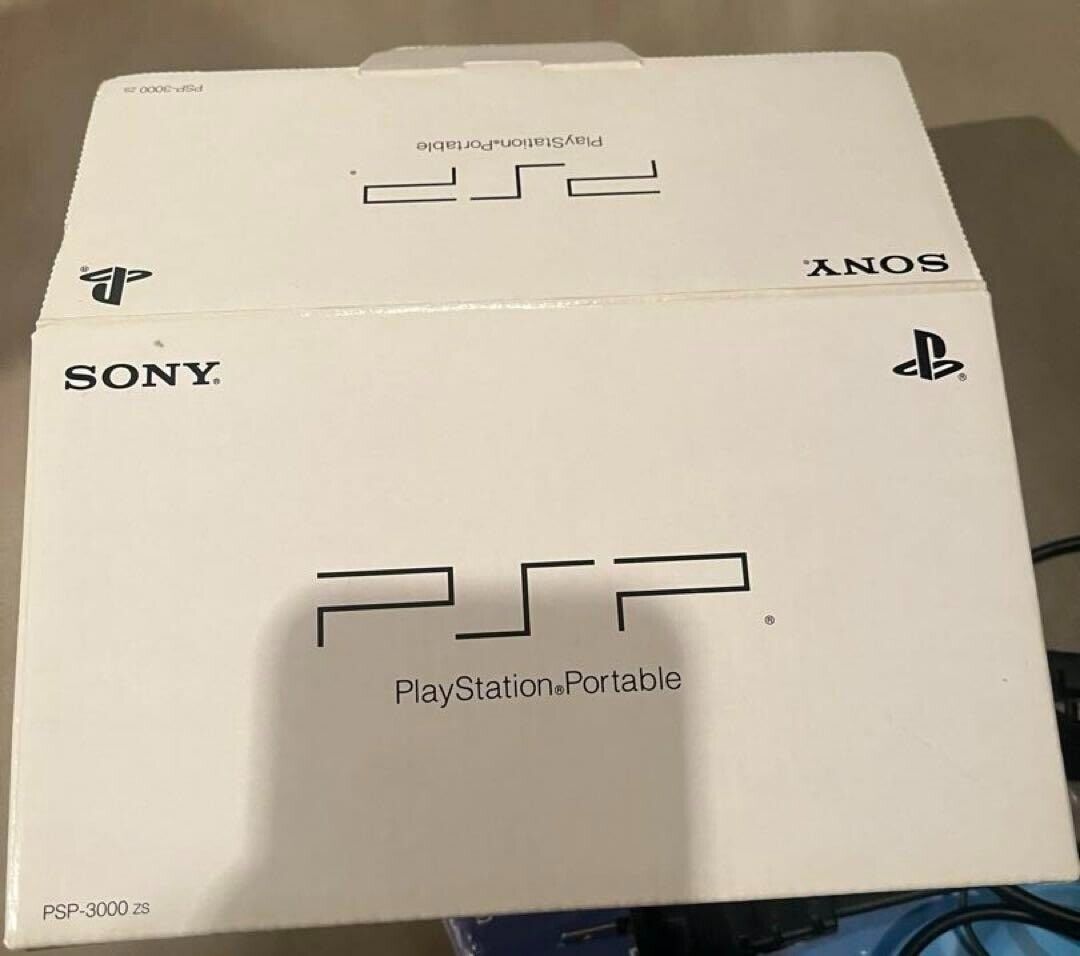 PSP 3000 Gundam VS Gundam Silver Limited Edition Console box PSP 3000 Gundam VS Gundam Silver Limited Edition Console box