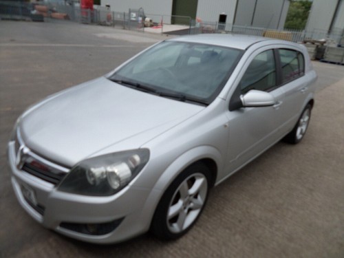2008 Vauxhall Astra CDTi 1.9 SRi in silver. 88,124 miles. - Picture 5 of 20