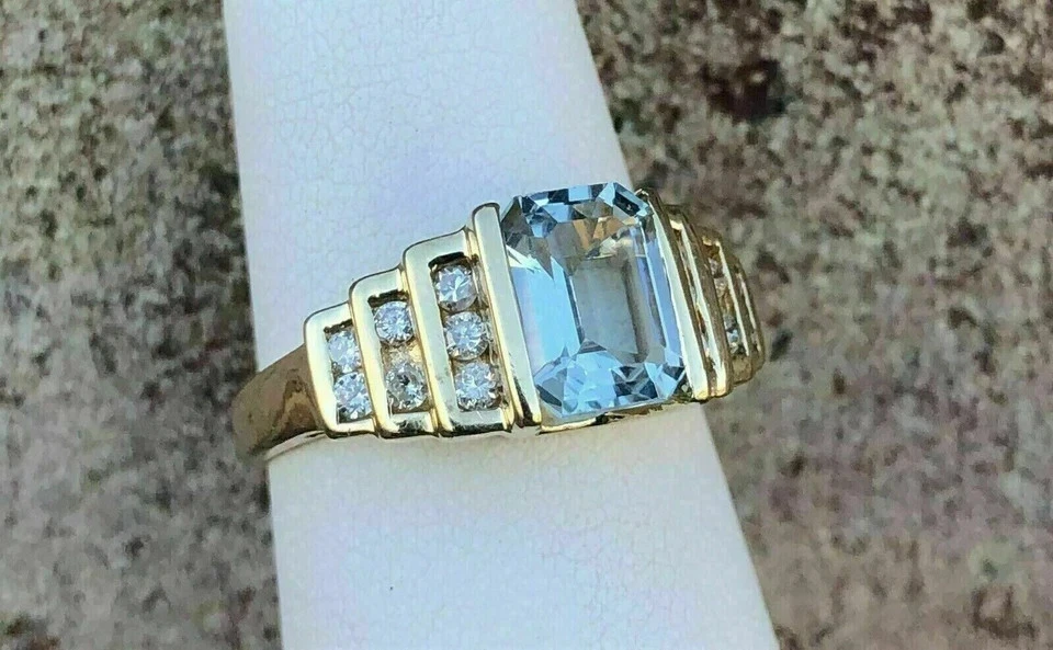 2.35 Ct Emerald Cut Aquamarine Solitaire Engagement Ring 14K Yellow Gold - Image 4 of 4