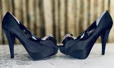 Size 6.5- Nine West black satin peep-toe platform high heels rhinestone Bow
