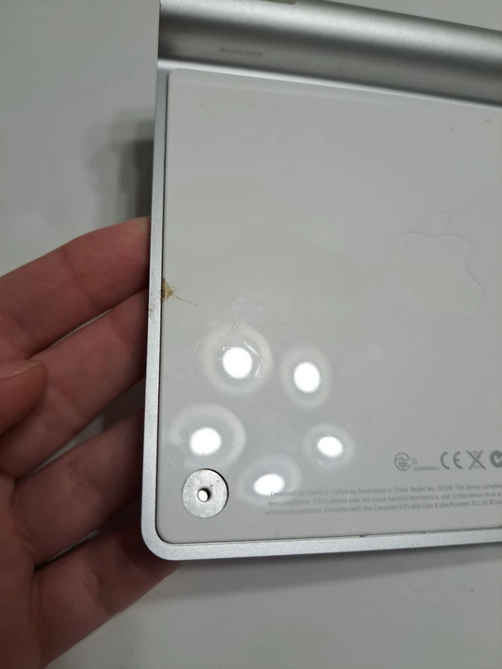 Apple Magic Trackpad Wireless Mousepad - Silver A1339 - Image 3 of 4