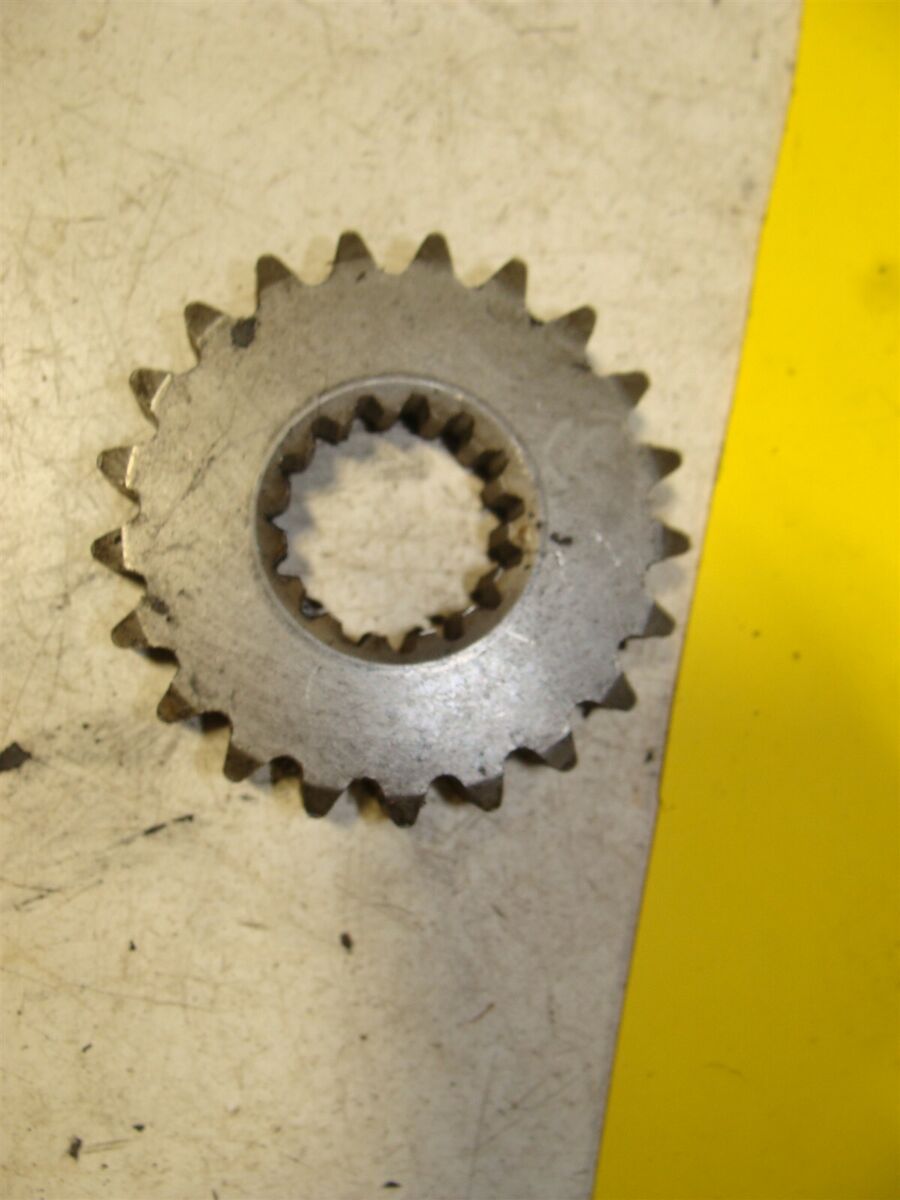 NOS Kawasaki Snowmobile Invader 440 21 Tooth Drive Sprocket