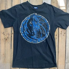 Dallas Mavericks Basketball UNK Blue Label T-Shirt Mens Size S